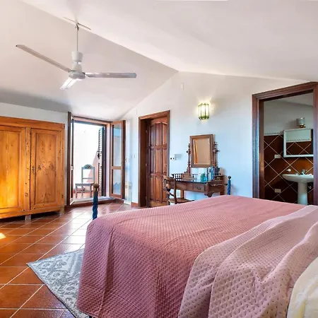 Sardinia Re - Donna Beatrice فيلة