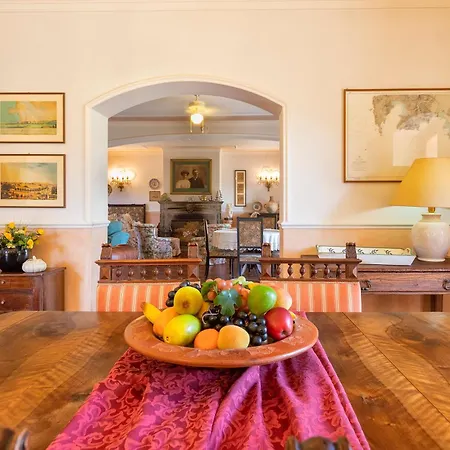 Sardinia Re - Donna Beatrice *