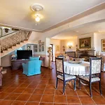 Villa Sardinia Re - Donna Beatrice